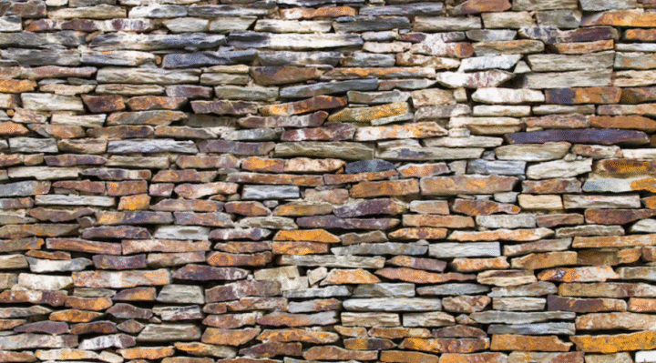 Construction de mur en pierre